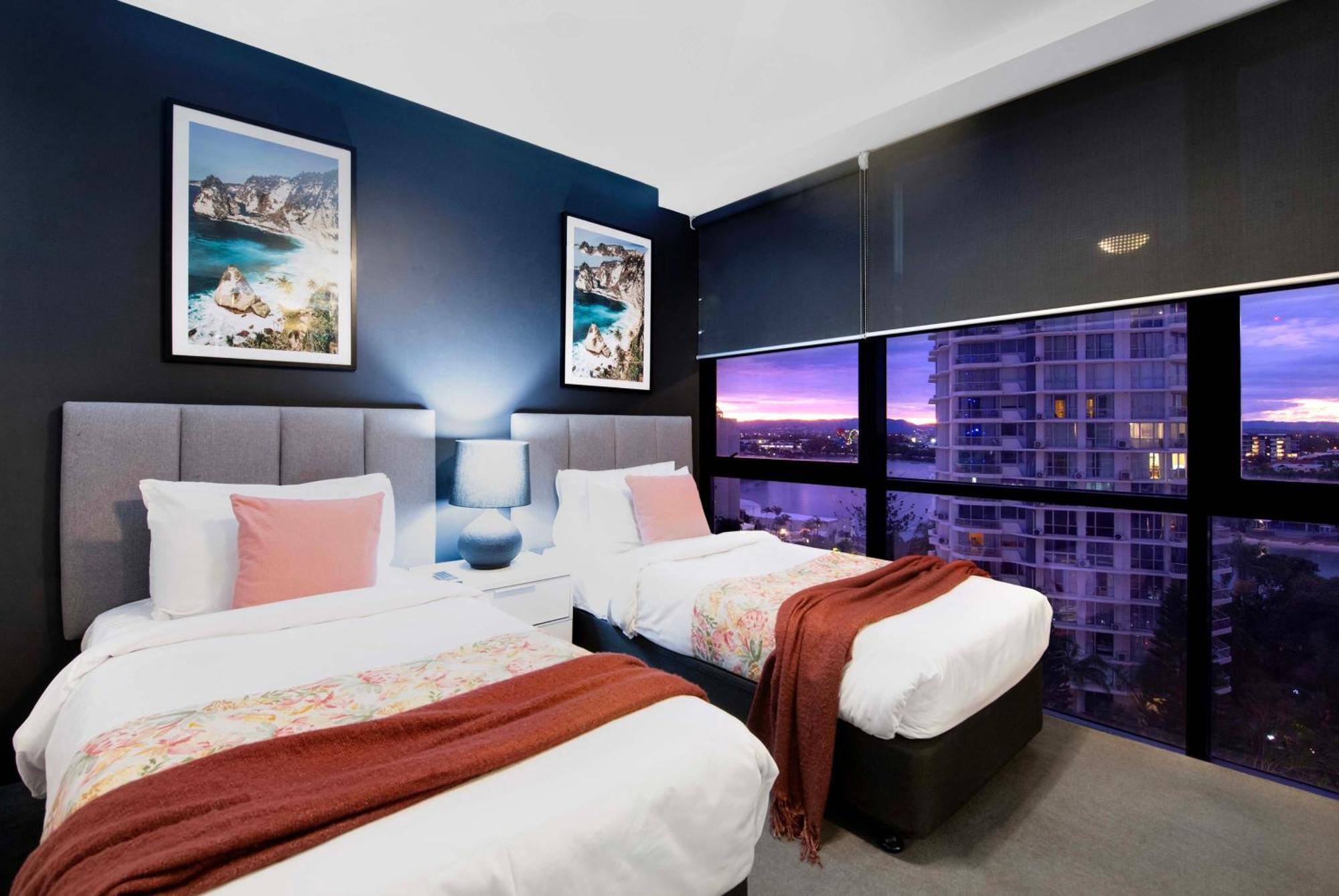 Circle On Cavill - Self Contained & Privately Managed Apartments - Wow Stay 골드코스트 외부 사진