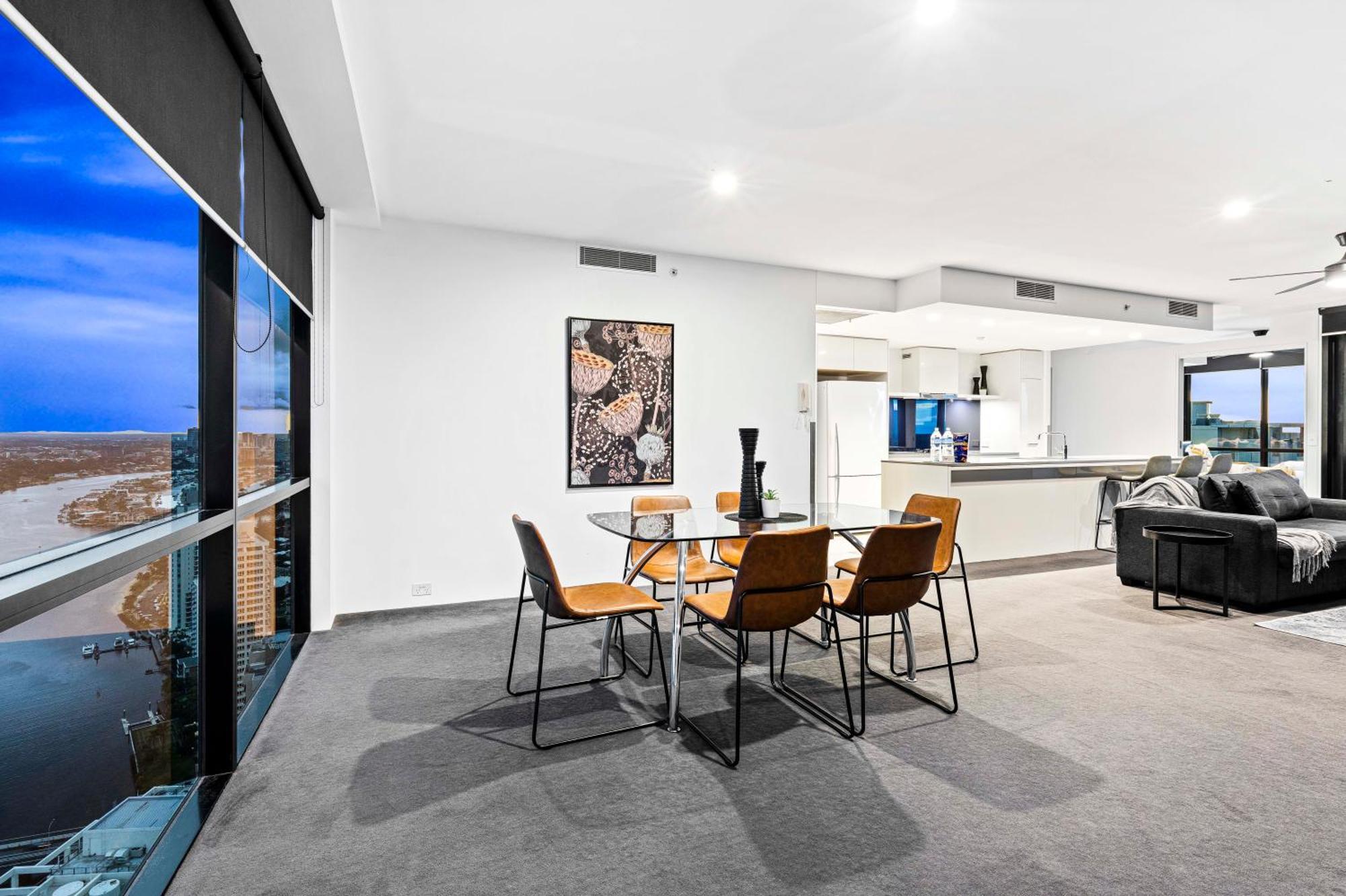 Circle On Cavill - Self Contained & Privately Managed Apartments - Wow Stay 골드코스트 외부 사진