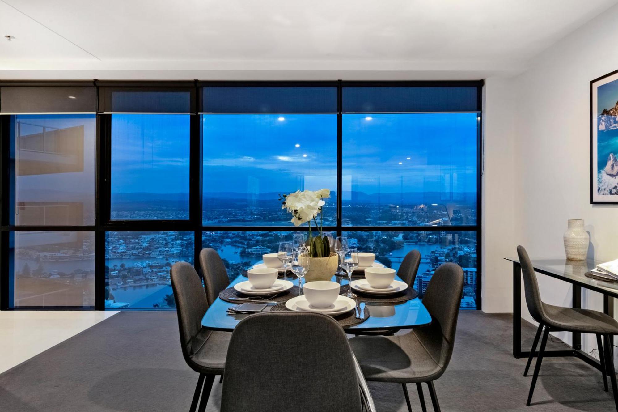 Circle On Cavill - Self Contained & Privately Managed Apartments - Wow Stay 골드코스트 외부 사진