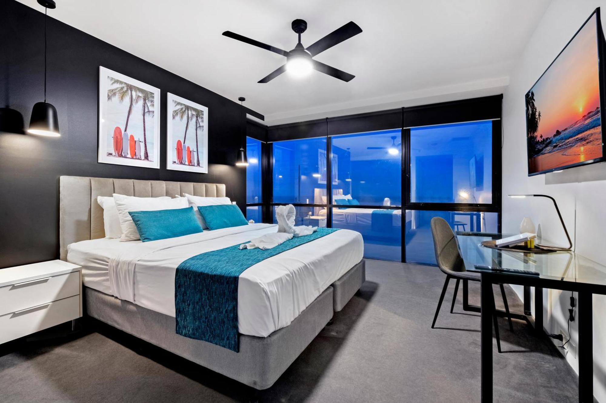 Circle On Cavill - Self Contained & Privately Managed Apartments - Wow Stay 골드코스트 외부 사진