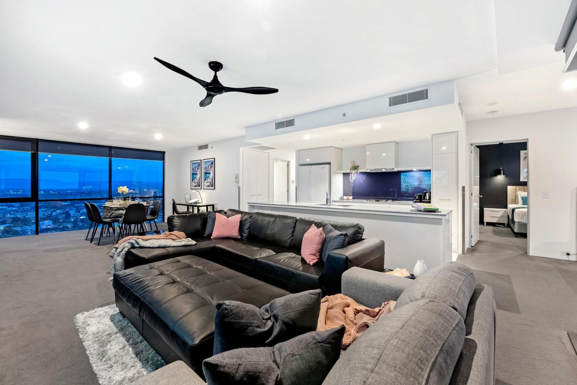 Circle On Cavill - Self Contained & Privately Managed Apartments - Wow Stay 골드코스트 외부 사진
