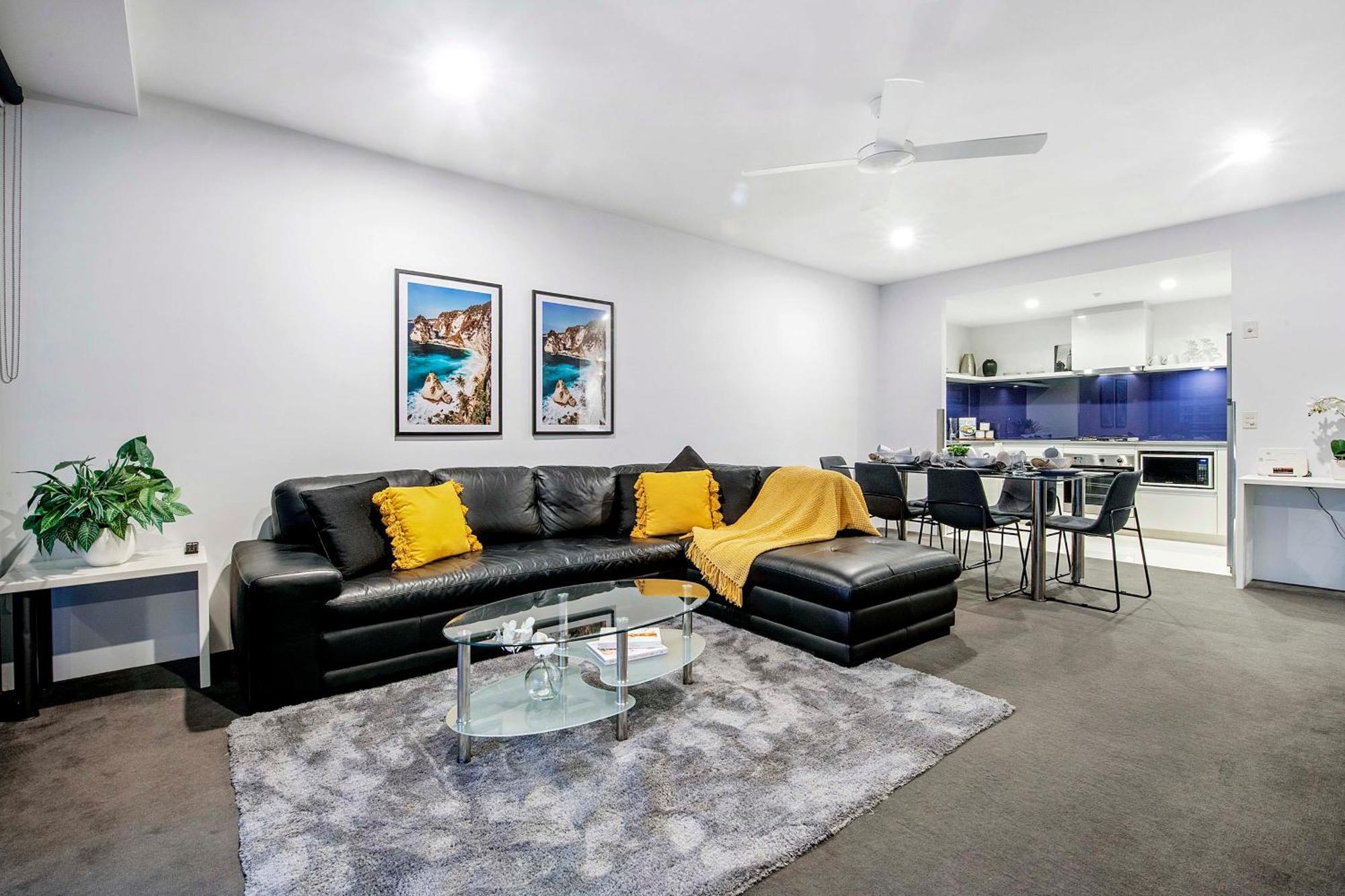 Circle On Cavill - Self Contained & Privately Managed Apartments - Wow Stay 골드코스트 외부 사진