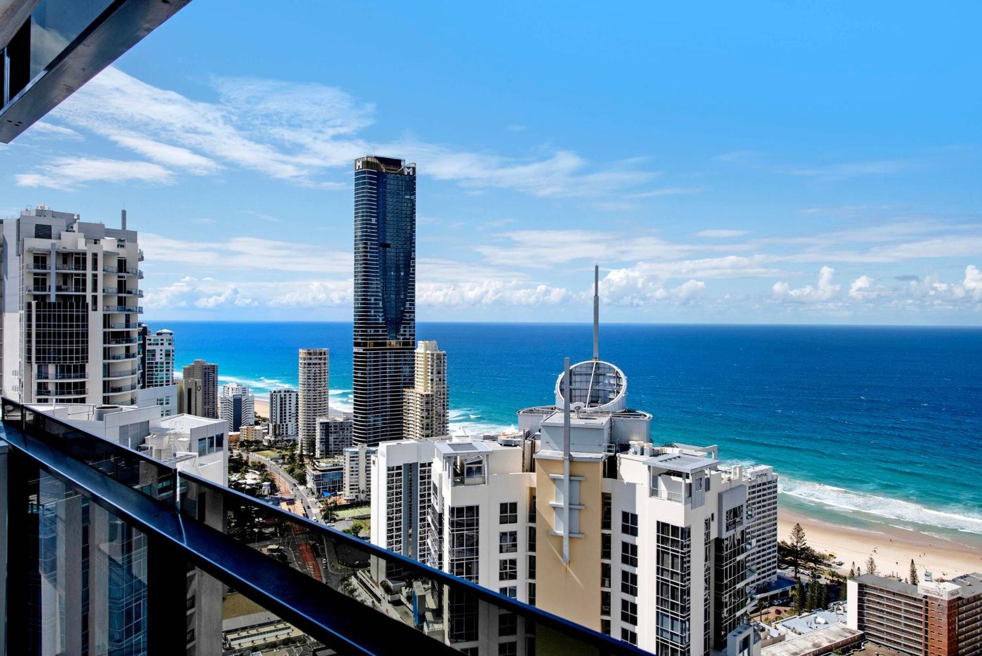 Circle On Cavill - Self Contained & Privately Managed Apartments - Wow Stay 골드코스트 외부 사진