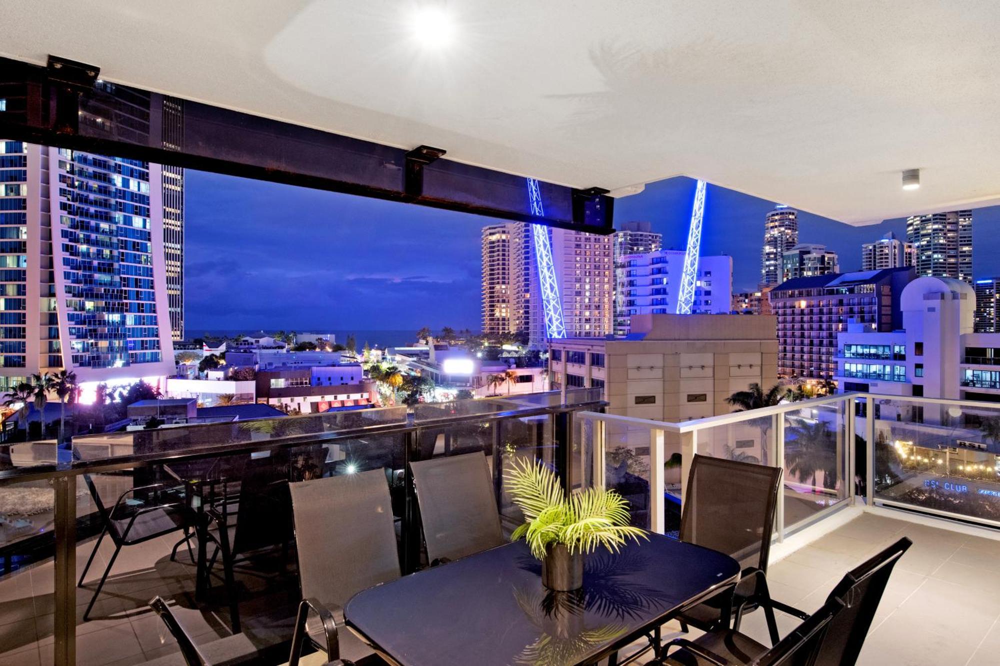 Circle On Cavill - Self Contained & Privately Managed Apartments - Wow Stay 골드코스트 외부 사진