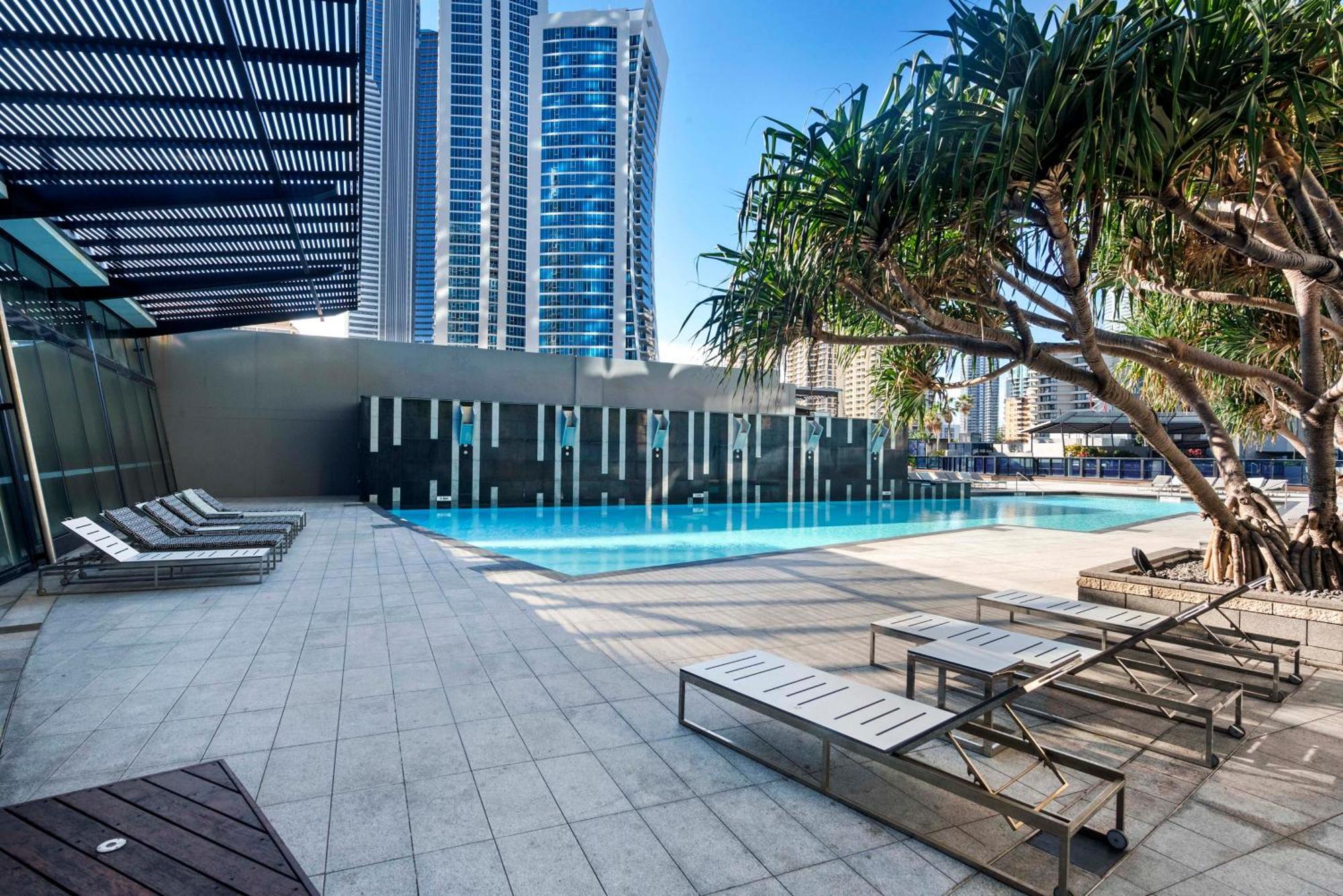 Circle On Cavill - Self Contained & Privately Managed Apartments - Wow Stay 골드코스트 외부 사진